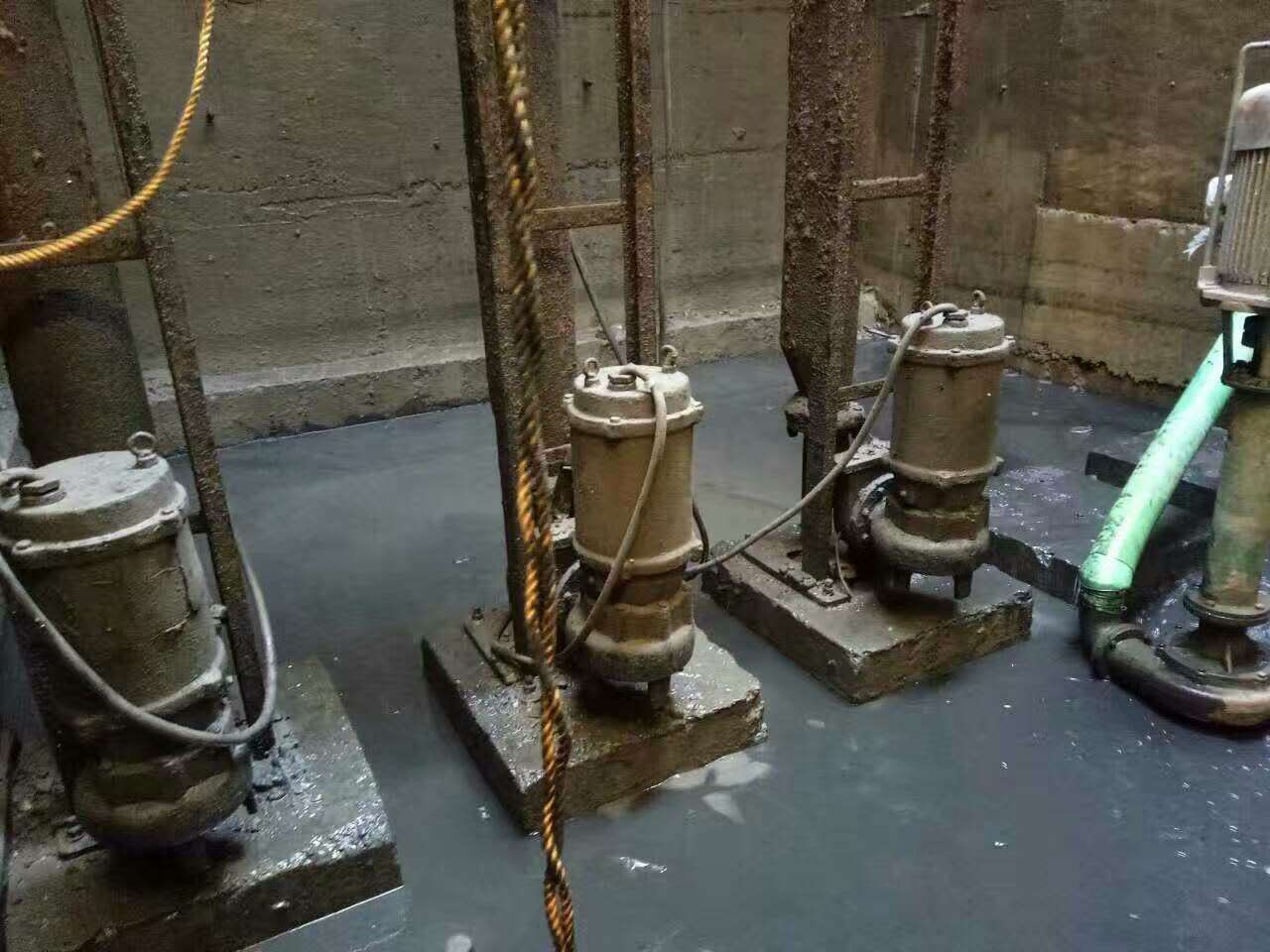 西丰污水池清理